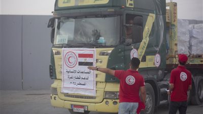 انطلاق سابع قوافل «زاد العزة» محملة بأكثر من 95 ألف سلة غذائية ومساعدات إغاثية إلى غزة