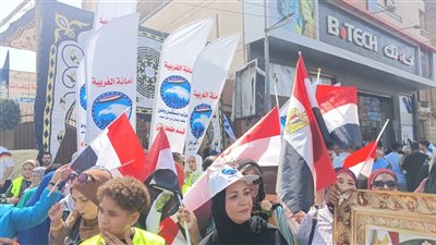 عشرات المواطنين يحتشدون أمام لجان طنطا رافعين علم مصر دعمًا لانتخابات مجلس الشيوخ 2025