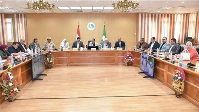 محافظ الشرقية يترأس غرفة العمليات الرئيسية لمتابعة سير إنتظام اليوم الثاني لإنتخابات مجلس الشيوخ