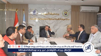 محافظ أسيوط يتابع غلق اللجان في اليوم الثاني والأخير من انتخابات مجلس الشيوخ 