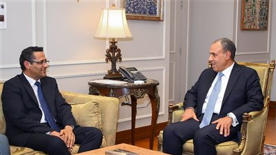 وزير الخارجية يستقبل نقيب الصحفيين لبحث سبل تعزيز التعاون المشترك
