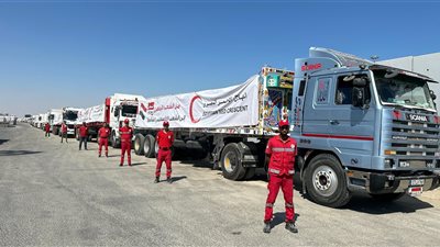 «زاد العزة.. من مصر إلى غزة».. الهلال الأحمر المصري يدفع بـ3 آلاف طن مساعدات لليوم العاشر على التوالي