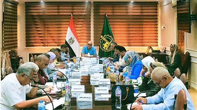 محافظ القليوبية يترأس اجتماع مجلس المناطق الصناعية لتشجيع الاستثمار