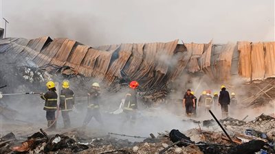 السيطرة على حريق مصنع أحذية بمنطقة القلج بالخانكة