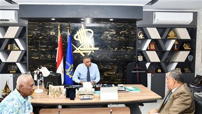 الدكتور إسماعيل كمال: تكاتف الجهود لعودة الفريق الأول لكرة القدم بنادى أسوان للدوري الممتاز