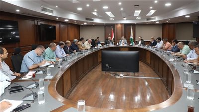 محافظ الجيزة يعقد اجتماعًا تنسيقيًا لمتابعة ملفات العمل الحيوية وتحسين مستوى الخدمات للمواطنين