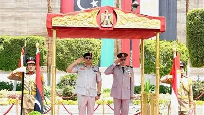 رئيس أركان حرب القوات المسلحة يقدم التهنئة للفريق أول ركن صدام خليفة حفتر لتعيينه نائبًا للقائد العام للجيش الوطنى الليبى