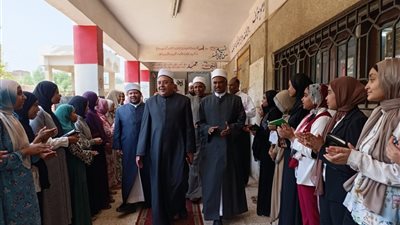 رئيس قطاع المعاهد الأزهرية يتفقد المشروع الصيفي للقرآن الكريم بأسوان