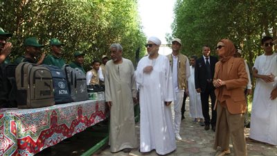 شيخ الأزهر يشارك التلاميذ فرحتهم خلال إطلاق بيت الزكاة والصدقات حملة«إلى المدرسة»