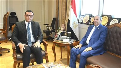 وزير الإسكان يستقبل محافظ بورسعيد لبحث ملفات العمل والتعاون المشترك