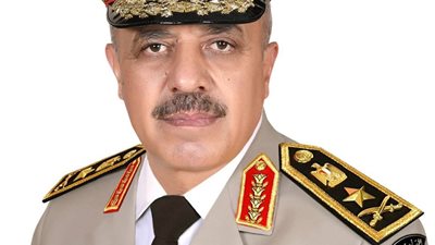 رئيس أركان حرب القوات المسلحة يهنئ الفريق أول ركن خالد خليفة حفتر بتوليه منصب رئيس الأركان العامة للجيش الوطنى الليبى