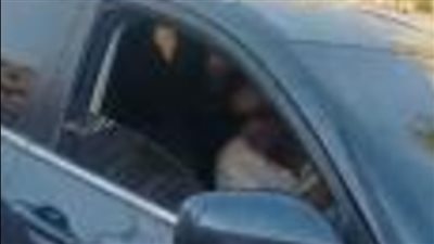 ضبط قائد سيارة دون لوحات تحرش لفظيًا بسيدة بالقاهرة