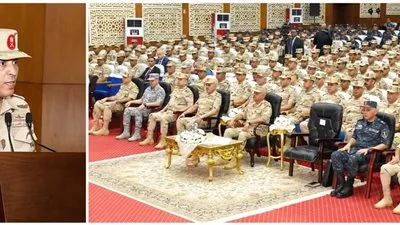 القائد العام للقوات المسلحة وزير الدفاع والإنتاج الحربى يلتقى بعدد من مقاتلى المنطقة الغربية العسكرية 