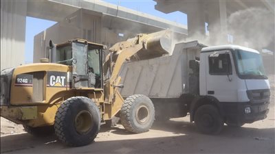 محافظة الجيزة: رفع 500 طن مخلفات أسفل محور الفريق كمال عامر ومحيط مستشفى بولاق الدكرور