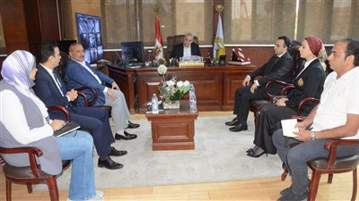 محافظ الغربية يجتمع بوفد مبادرة 
