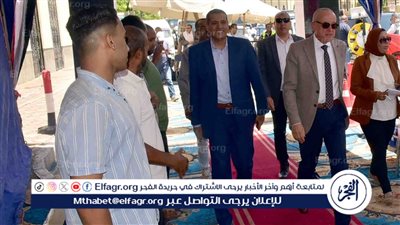 محافظ الأقصر يتفقد لجنة مدرسة وادى الملكات الابتدائية بانتخابات الإعادة لمجلس الشيوخ 2025