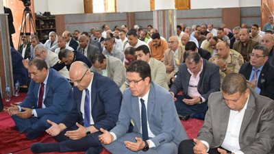 محافظ القليوبية ورئيس جامعة بنها يفتتحان مسجد الحبيب المصطفى بالحرم الجامعي