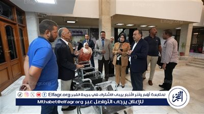 محافظ أسيوط يشهد تسليم 50 كرسيًا متحركًا معاد تأهيلها