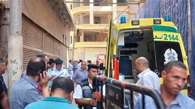 إصابة 2 عمال وانتشال ثالث من تحت أنقاض عقار أثناء تنفيذ ملاكه لـ قرار إزالته بشرق المنصورة