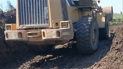 إزالة 9 حالات إنشاء وبناء على الأراضي الزراعية وأدوار مخالفة بزفتي