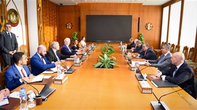 وزير الخارجية يستقبل السيناتور كريس فان هولن والسيناتور جيف ميركلي عضوي مجلس الشيوخ الأمريكي