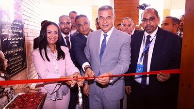 وزيرة التضامن ومحافظ الإسكندرية يفتتحان مركز تأهيل برج العرب