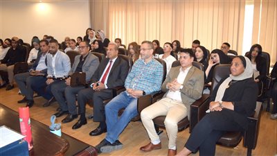 غرفة القاهرة تنتهي من برنامج لإعداد جيل جديد من طلبة الجامعات للتصدير