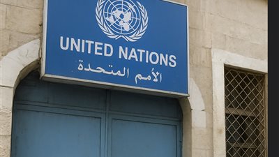 اقتحام الحوثيين لمكاتب الأمم المتحدة في اليمن: تصاعد التوتر وانتهاك حقوق العاملين الإنسانيين