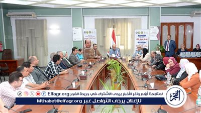 رئيس جامعة المنصورة يكرم أعضاء قافلة 