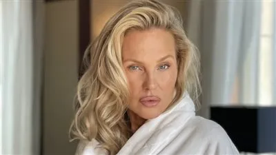 بالروب الأبيض.. شيرين رضا تتألق في أحدث ظهور لها 