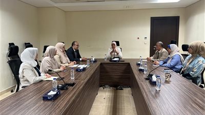 المشرف على قطاع الإسكان والمرافق تعقد اجتماعا لمناقشة آليات العمل بالقطاع والوقوف على موقف الزيارات الميدانية