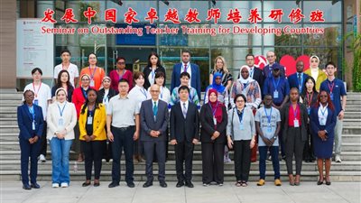 جامعة بنها تشارك في سيمنار دولي لتأهيل المعلمين بجامعة زيجيانج الصينية