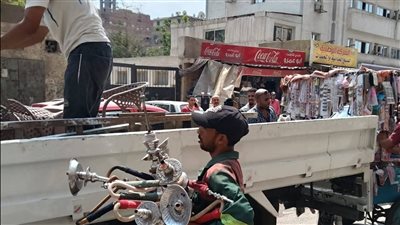 رفع 450 حالة إشغال وتعدٍ من الباعة المفترشين للطريق العام والمحال والمنشآت التجارية بالعمرانية