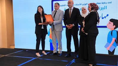 وزير التعليم يكرم المحافظات الاكثر تميزا واستفادة من برنامج تنمية مهارات اللغة العربية