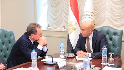 عبد اللطيف: نتطلع لتعزيز التعاون مع الجانب الفرنسي في مدارس التكنولوجيا التطبيقية