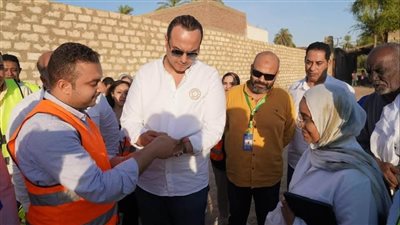 رئيس الرعاية الصحية: ما لمسناه من فرحة ورضا الأهالي بالأقصر يؤكد نجاح مبادرة تسليم الأدوية بالمنازل