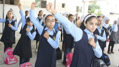 زيادة أسعار الزي المدرسي تثير الجدل.. والغرف التجارية ترد