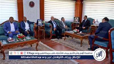 محافظ سوهاج يستقبل النقيب العام لأطباء مصر