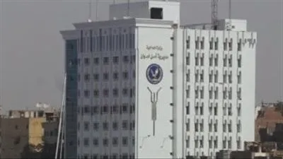 مدير أمن اسوان: خروج جميع المصابين من المستشفي اثر انقلاب ميكروباص بترعه ادندان