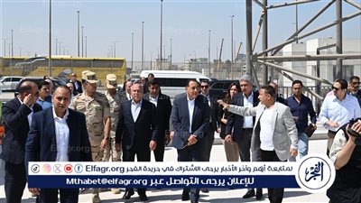 رئيس الوزراء يتفقد مطار سفنكس الدولي استعدادًا لافتتاح المتحف المصري الكبير 