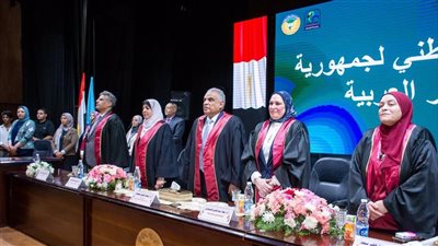 رئيس جامعة طنطا يشهد حفل تخرج الدفعة 47 من كلية الصيدلة