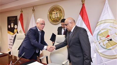 أعضاء النيابة العامة الجدد يؤدون اليمين القانونية أمام وزير العدل بحضور النائب العام