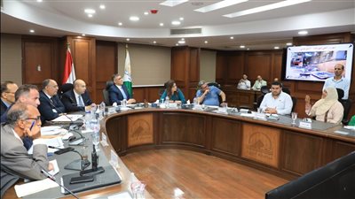 محافظ الجيزة يعقد اللقاء الأسبوعي لبحث شكاوى المواطنين بأحياء العجوزة والعمرانية وكرداسة