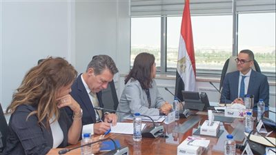 وزير الاستثمار يبحث مع البنك الأوروبي لإعادة الإعمار والتنمية تعزيز التعاون