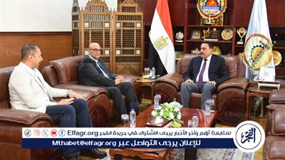 لهذا السبب محافظ مطروح يلتقي ورئيس شركة خالدة للبترول 