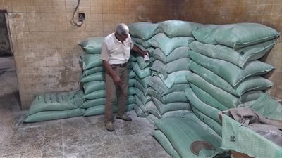 ضبط أصحاب 6 مخابز استولوا على 38 جوال دقيق بلدى مدعم بالغربية