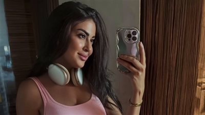 بجمال طبيعي وأناقة ناعمة.. ميرنا نور الدين تتألق بجمبسوت روز