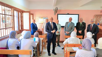 عبد اللطيف: مهنة التدريس 