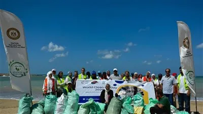 وزارة البيئة تشارك دول العالم بتنفيذ حملة مكبرة لتنظيف أربعة شواطئ بالاسكندرية 