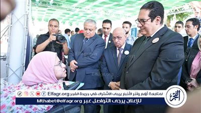 بروح الأب والقائد.. رئيس جامعة القاهرة يدعم موهبة طالبة من ذوي الهمم